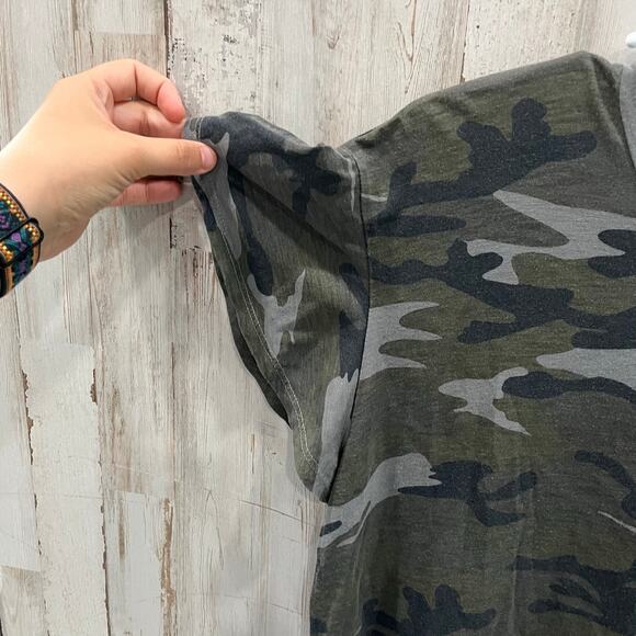 T.la Anthropologie Camo Cotton Modal Flutter Sleeve Short Sleeve Shirt Small - Picture 2 of 8